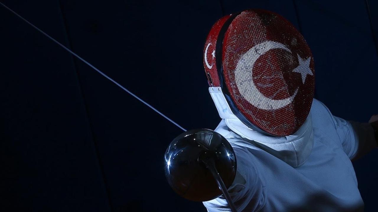 Dünya Eskrim Şampiyonası'nda milli takım bronz madalya ile döndü