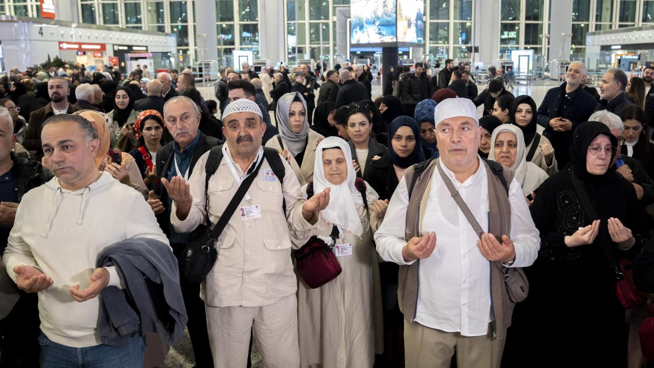 Kutsal topraklara ilk hac kafilesi hareket etti - 2026