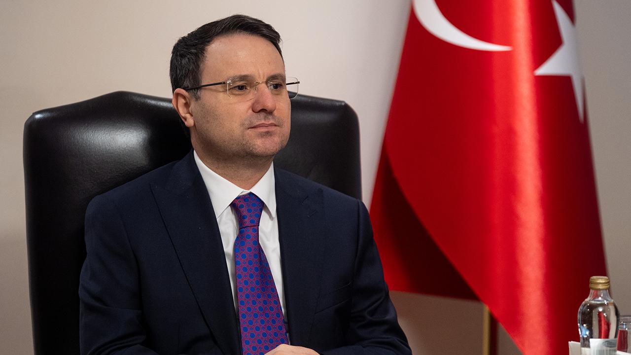 Bakan Gürlek, 2023 Hukuk Meslekleri Sınavı Adaylarına Başarı Diledi - 2026