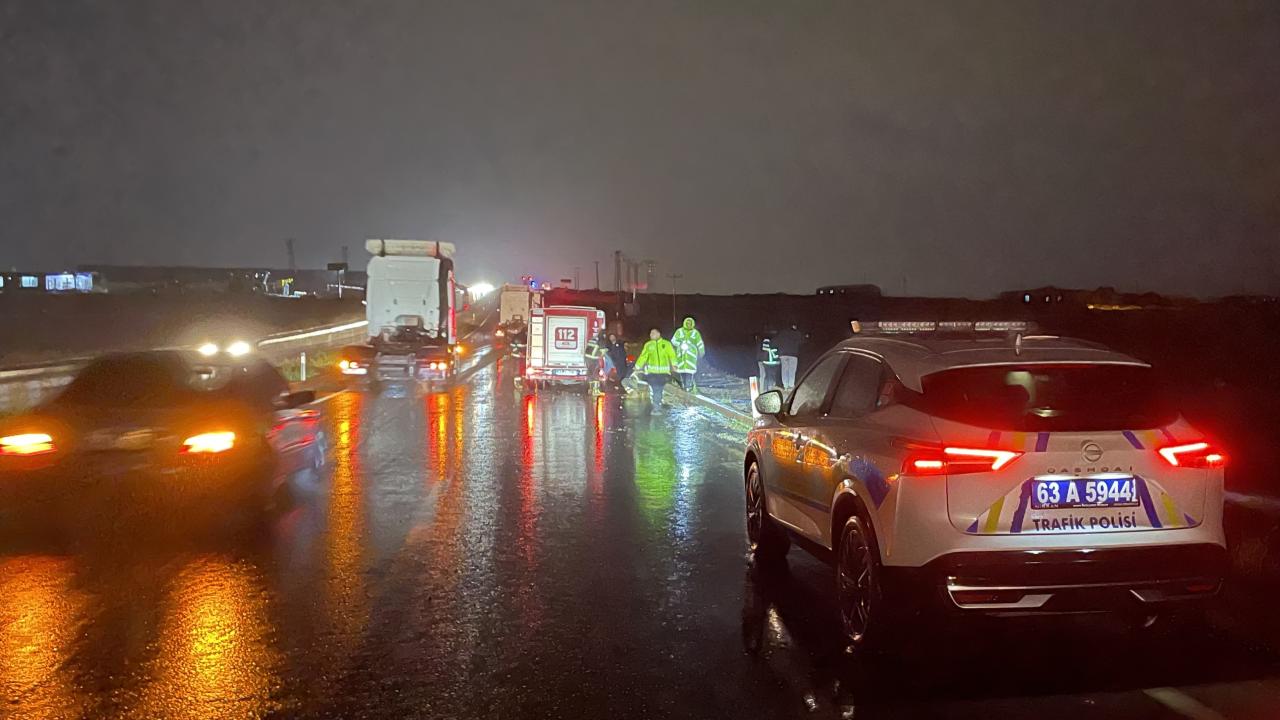 Şanlıurfa'da otomobil şarampole devrildi - 2026