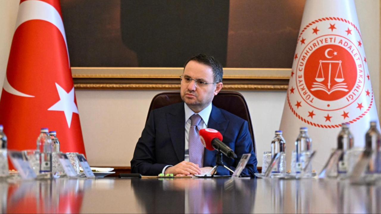 Bakan Gürlek, Gökhan Böcek ve Özkan Yalım'ın etkin pişmanlık beyanlarını duyurdu - 2026