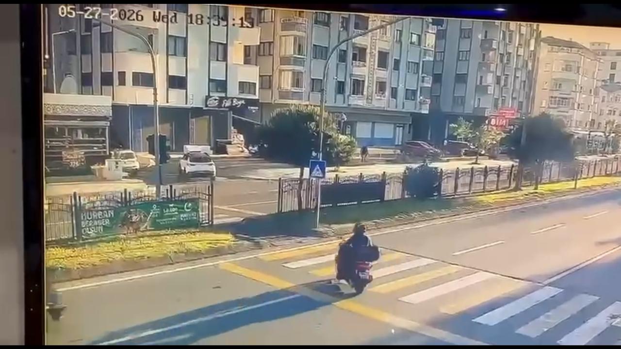 Otomobilin çarptığı motosikletli genç, Trabzon'da hastaneye kaldırıldı - 2026