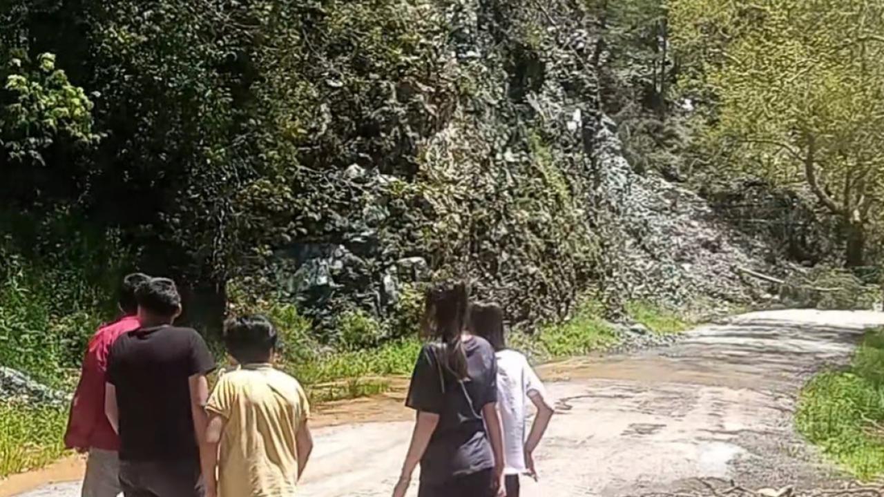 Osmaniye'de heyelan nedeniyle karayolu trafiğe kapandı - 2026