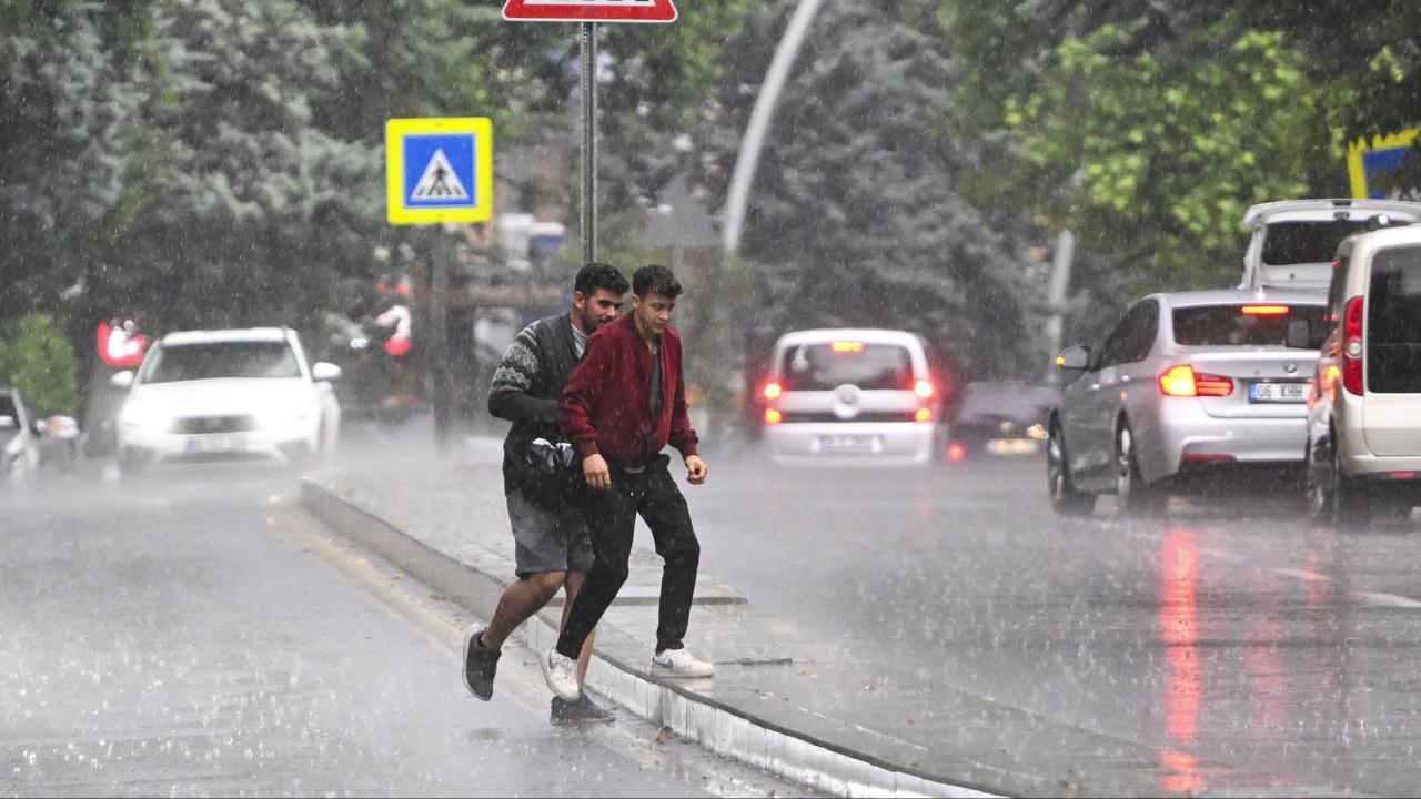 Ankara'da gök gürültülü sağanak uyarısı - 2026