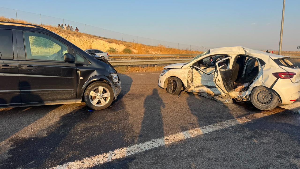 Şanlıurfa'da otomobil ve minibüs çarpıştı - 2026